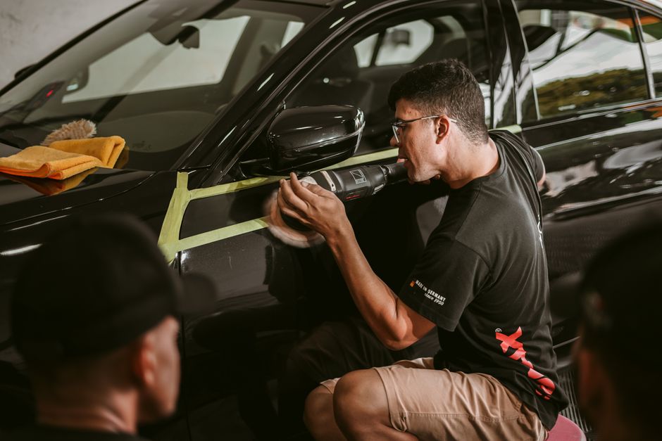 Polishing car paint to a high gloss finish